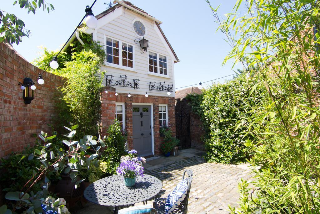 The Clock House Villa Chichester Exterior photo