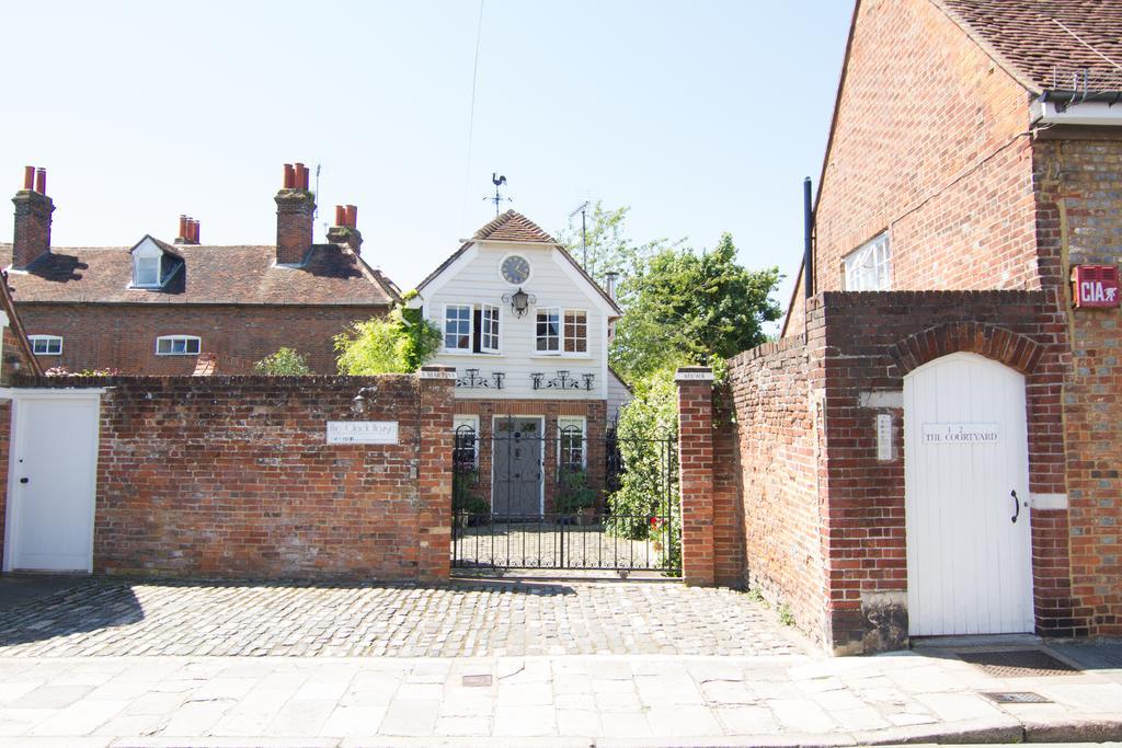 The Clock House Villa Chichester Exterior photo